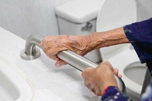 Bathing-Challenges-Encouraging-Personal-Hygiene-in-Dementia-Care